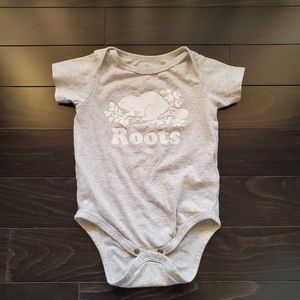 Roots onesie! Like New!